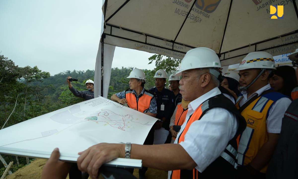 Menteri Basuki mengunjungi lokasi pembangunan Bendungan Sidan, Minggu (1/9/2019).