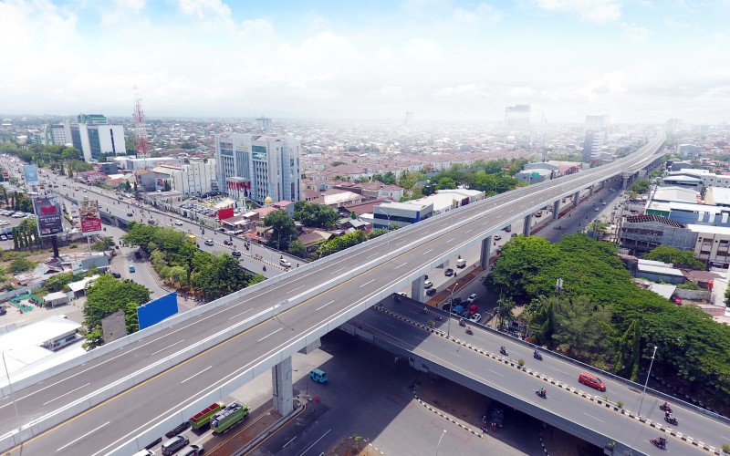 Jalan tol A.P. Pettarani Makasssar. Tol yang menjadi bagian dari Tol Ujung Pandang Seksi 3 sepanjang 4,3 kilometer ini telah diresmikan pada Kamis (18/3/2021) oleh Menteri Pekerjaan Umum dan Perumahan Rakyat (PUPR) Basoeki Hadimoeljono, Kepala Badan Pengatur Jalan Tol (BPJT) Danang Parikesit, dan Walikota Makassar Ramdhan Pomanto. - Istimewa