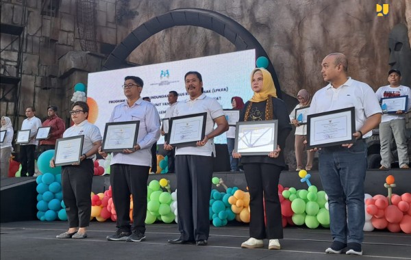 Berikan Pelayanan Terbaik, Taman Asuh Anak Kementerian PUPR Peroleh Penghargaan dari Kementerian PPPA